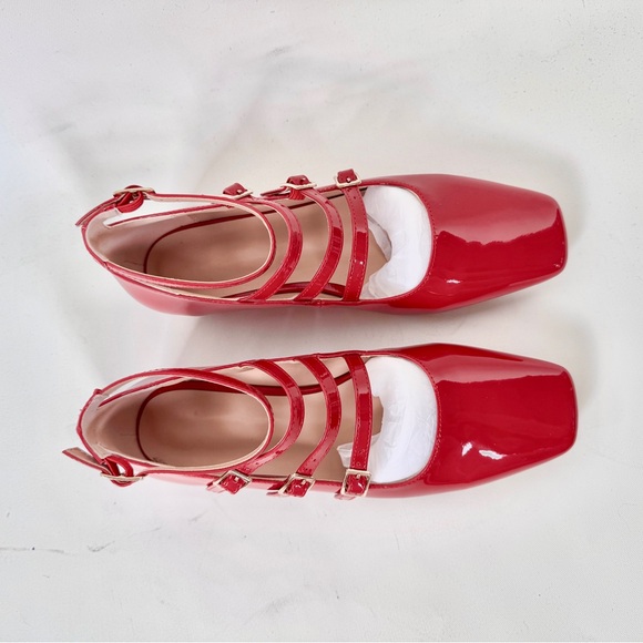 Shoes - NIB strappy mary janes